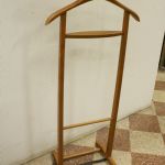 880 5228 VALET STAND